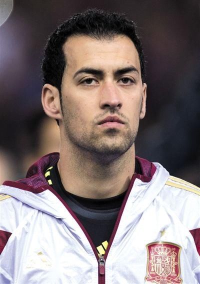 现役足坛最强后腰top10:英超MVP居首,皇马巴