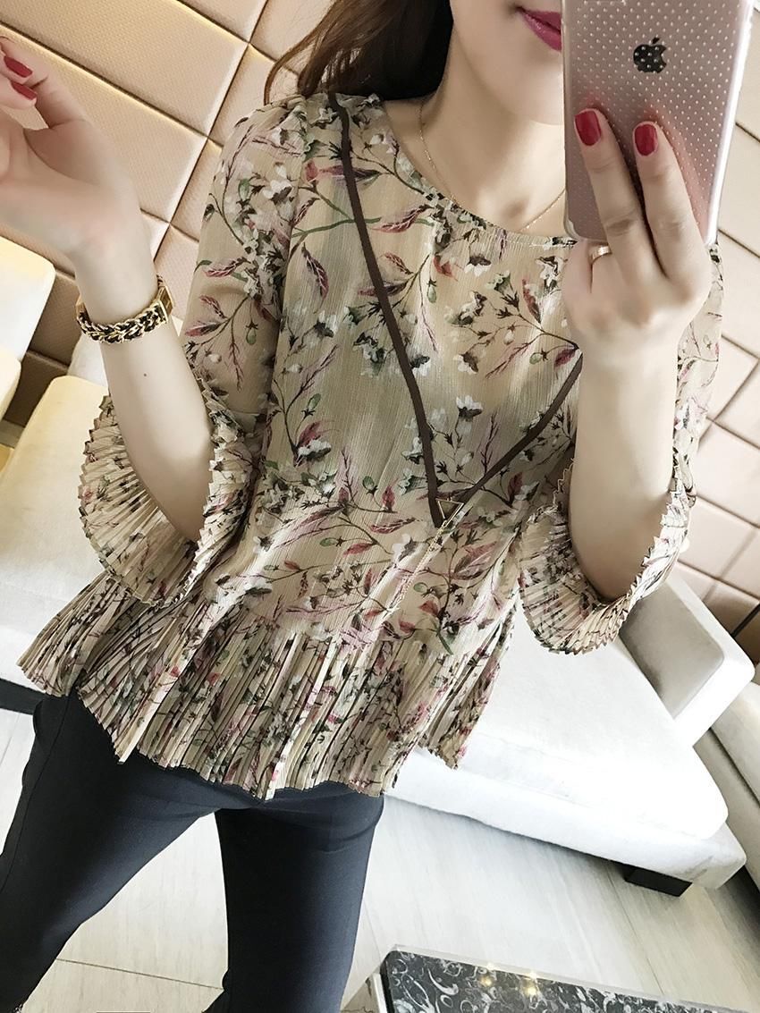 一米六以下的小个子尽量别穿阔腿裤,穿这样套