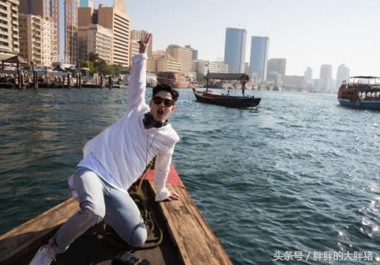 刘宪华粉丝直怼黄磊和何炅,网友称;节目组该换