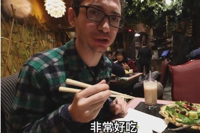 外国的中餐馆里很少看见中国人,外国人称:中国