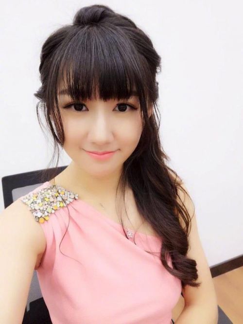 小苍与跑男陈赫晒合照 网友却发现一个尴尬亮点 小苍与跑男陈赫晒合照 网友却发现一个尴尬亮点