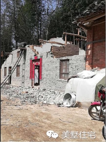 陕西小伙农村旧房翻建,亲友齐心,两个月建好1