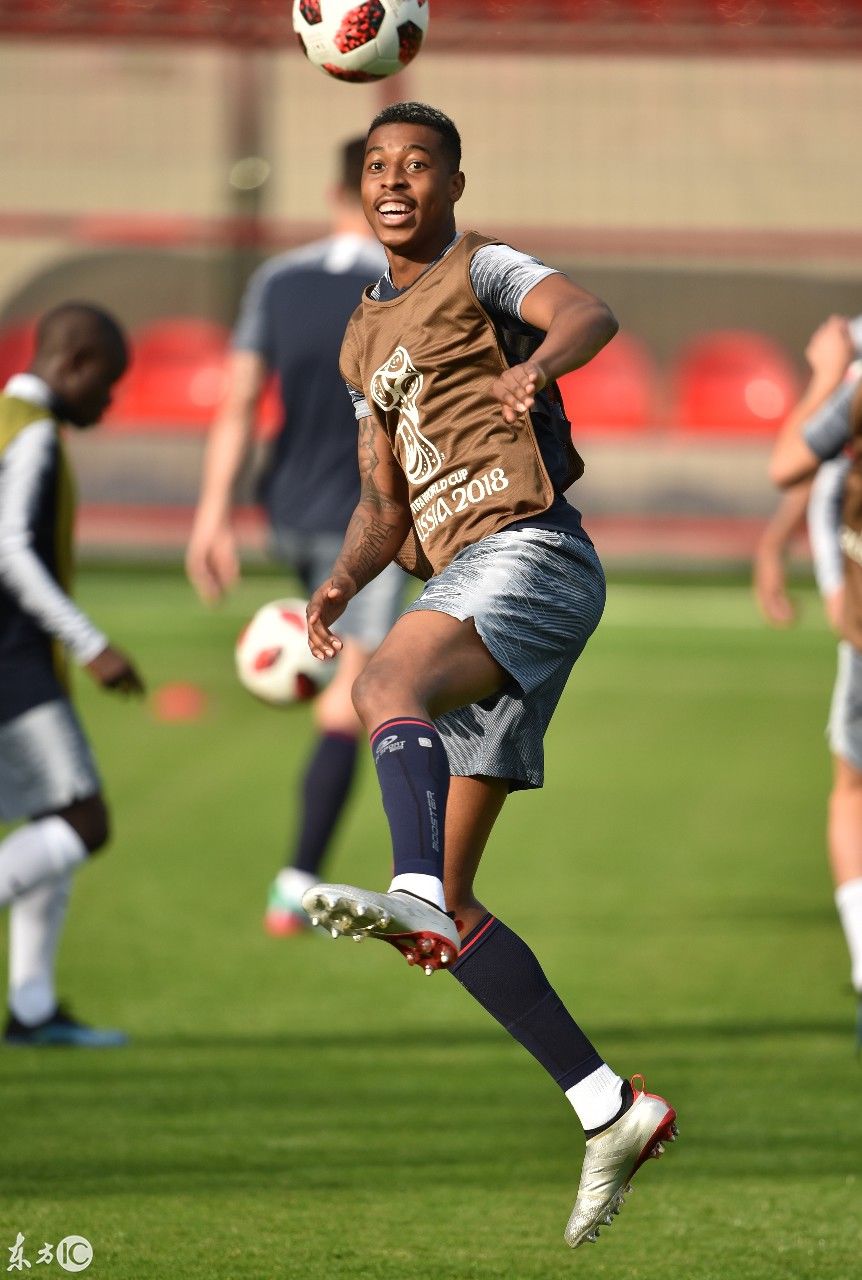 世界杯今晚决战,这只队伍比赛放水?队员猥琐?