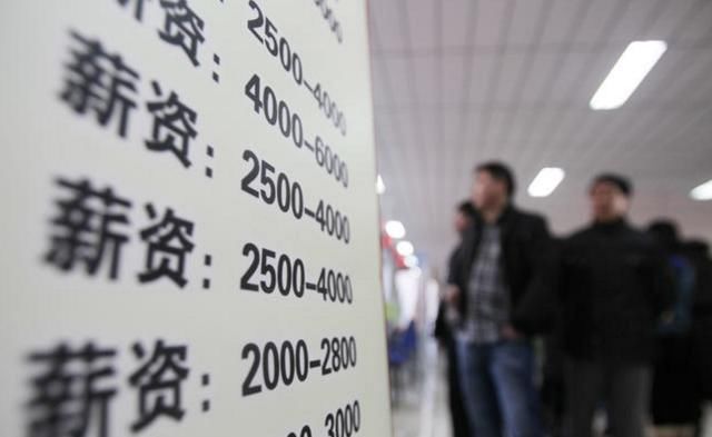 面临招工难问题,用工荒慌了谁?富士康使出两大