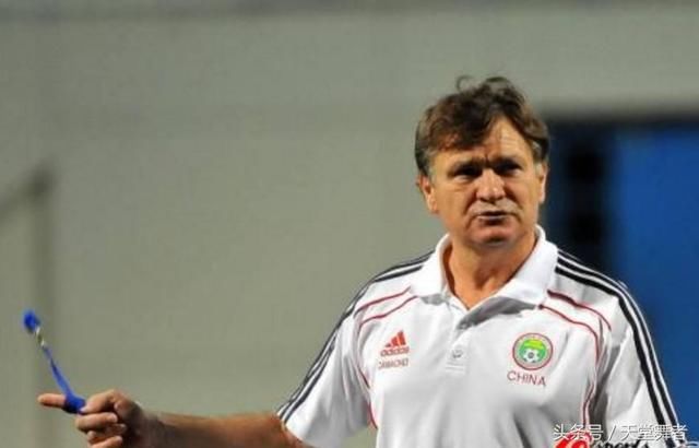 戏说国足教练霍顿是理论大师,米卢会分享干货
