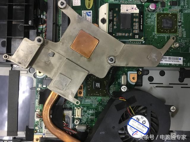 笔记本电脑清灰后开机CPU烧了,这种神操作