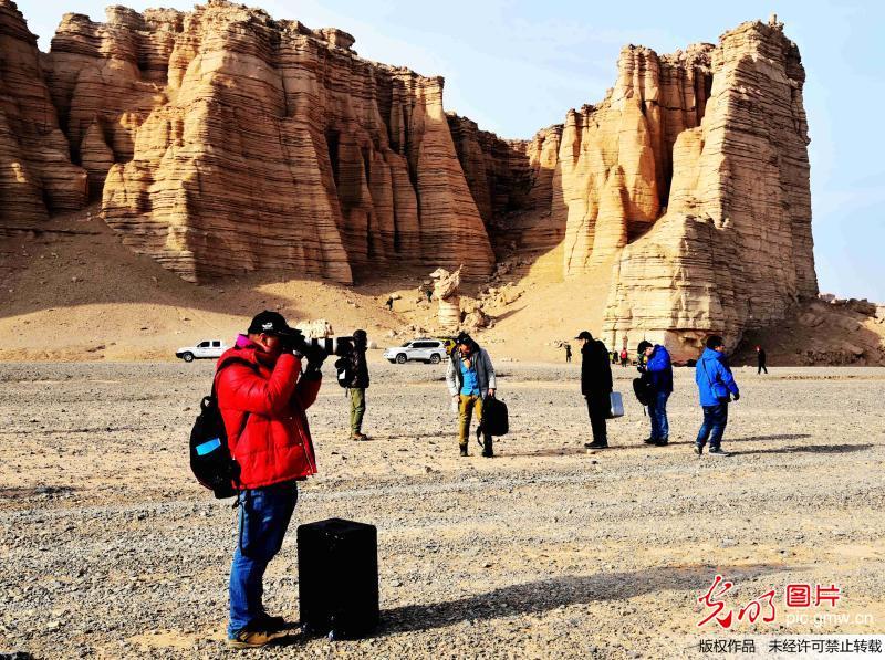 航拍新疆哈密神奇雅丹 航拍新疆哈密神奇雅丹