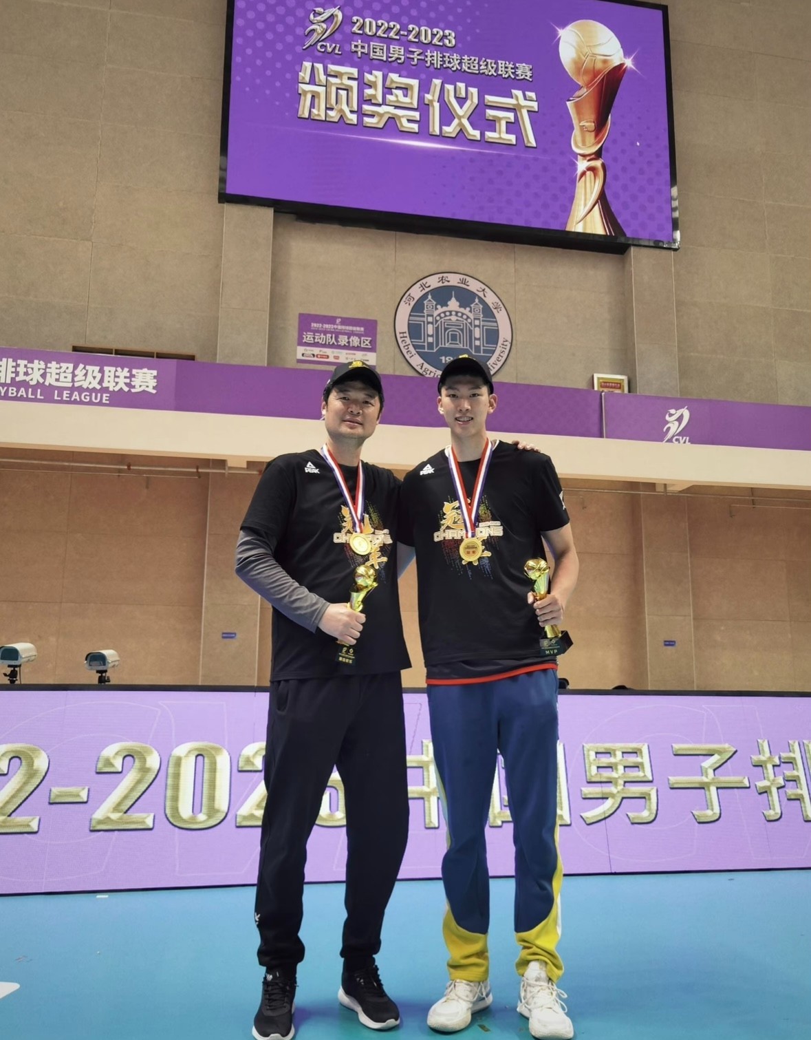 祝北汽男排主攻邓忻朋 22岁生日快乐