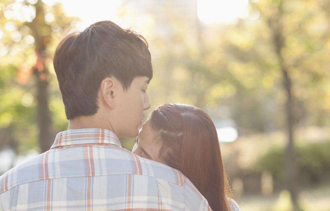 婚前用彩礼考验男友,他提出分手,五年后逛街遇