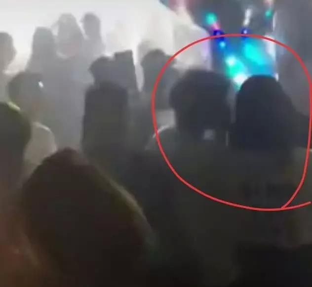 鹿晗夜店热聊辣妹?陈飞宇欧阳娜娜恋情?陈羽