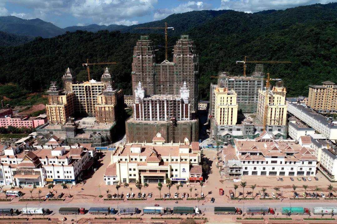 "深圳效率"重现老挝磨丁 西南境外小城涌现国内投资大军 "深圳效率"重现老挝磨丁 西南境外小城涌现国内投资大军