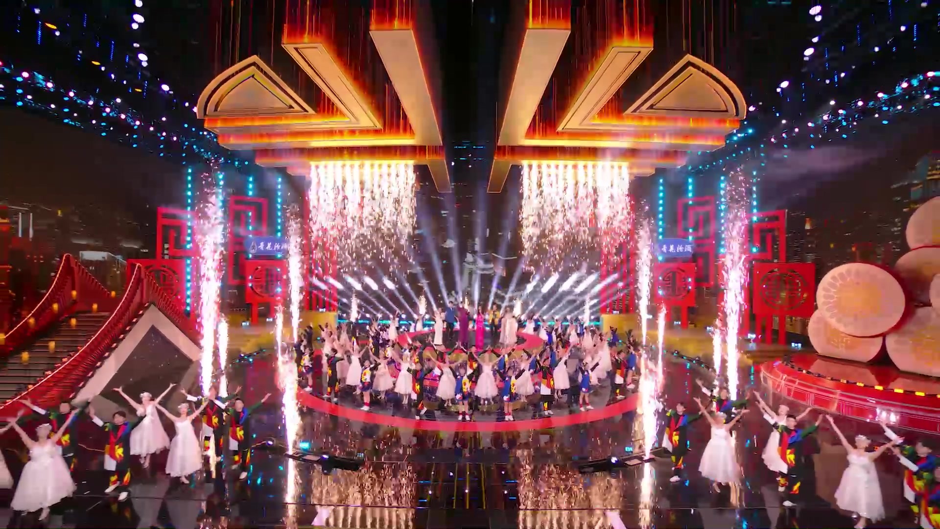 关晓彤、金圣权、王弦《有你就有世界》