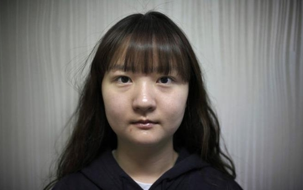 韩国女孩因自卑跑去整容,手术成功后她却哭了