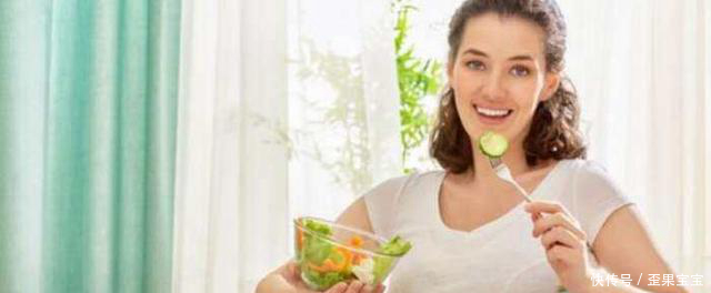 胎儿总在孕妈妈肚子里一抖一抖的是怎么回事