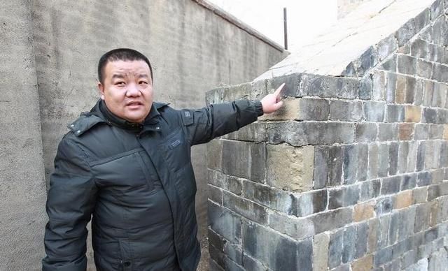 山东闹市区有一座古墓,考古队以为是唐朝罗成墓,挖开一看是王陵