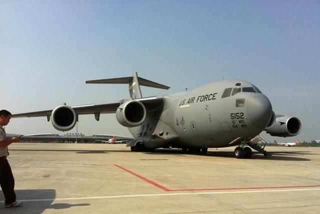 泰国金鹰在高雄加油,不必乱想,美军C17还在成