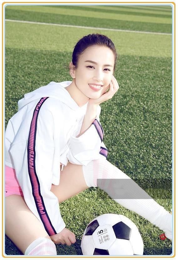 黄圣依是有多嫩?35岁穿足球服竟不输20岁关晓