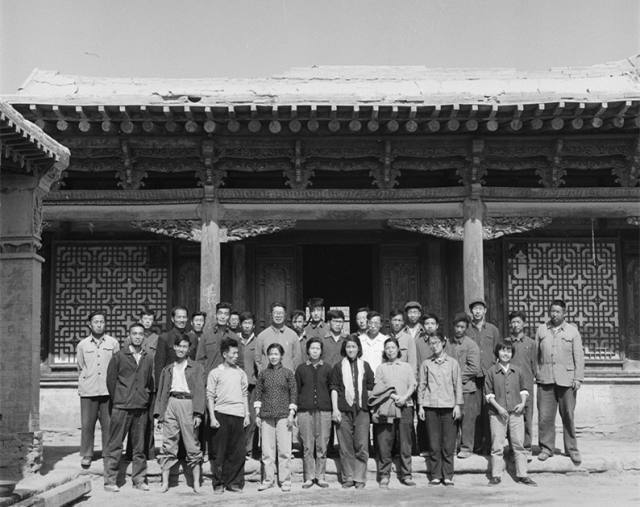 常书鸿,段文杰,樊锦诗等同志在城内办事处合影-1965年9月30日