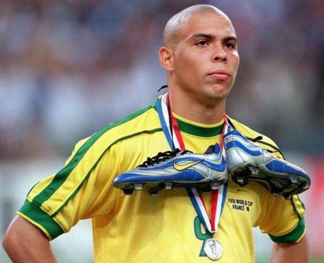 2018世界杯开幕,那些因队员退役而没落的足球