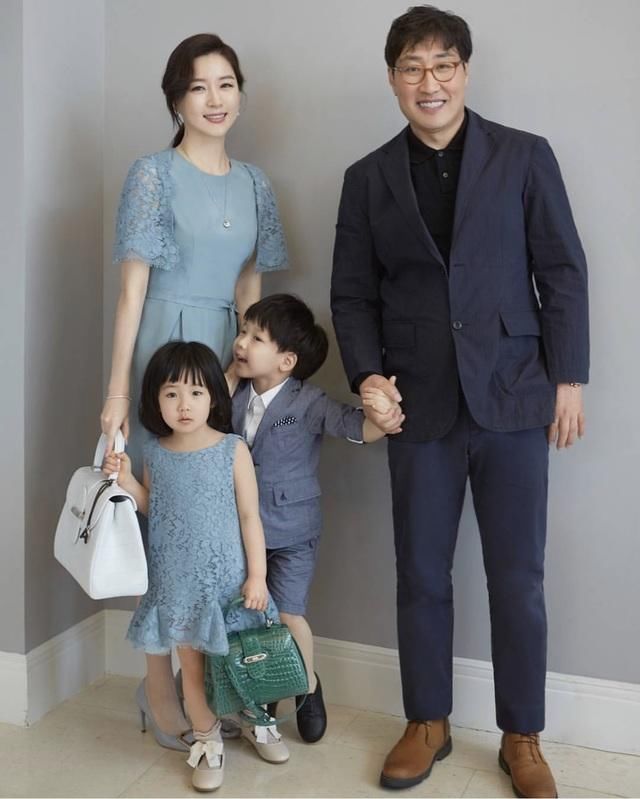42岁不老韩剧天后崔智友闪婚,靠起床两杯维持女神身材