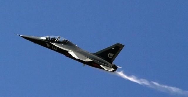 非洲赞比亚空军清一色的中国装备,刚刚又来天
