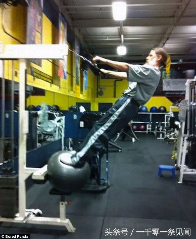 外国网友评选出健身房里最搞笑的锻炼照片,踩