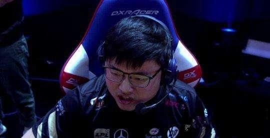 RNG3: 1杀进决赛,怒夺S8门票!解说:UZI魔化了