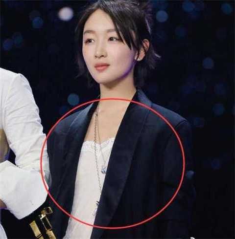 太意外了!88斤的佟丽娅,身材居然不输柳岩!