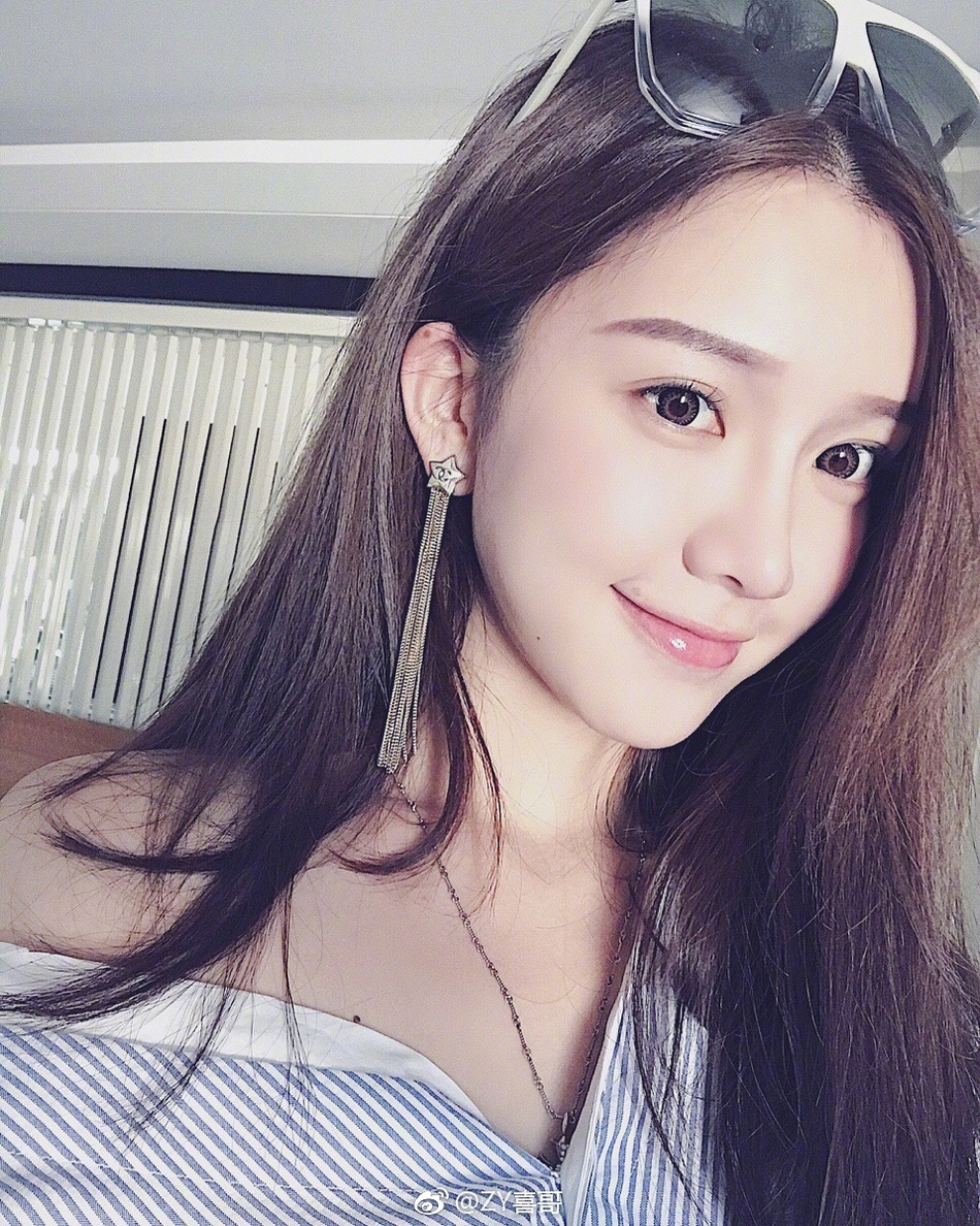 秦奋前女友喜哥旧照曝光 身材爆好作风豪放