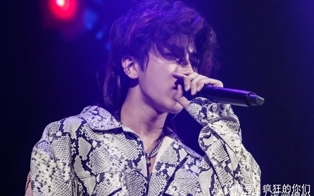 蔡徐坤准备代言奔驰?看到"脑残粉"留言,网友:奔驰找到救星了