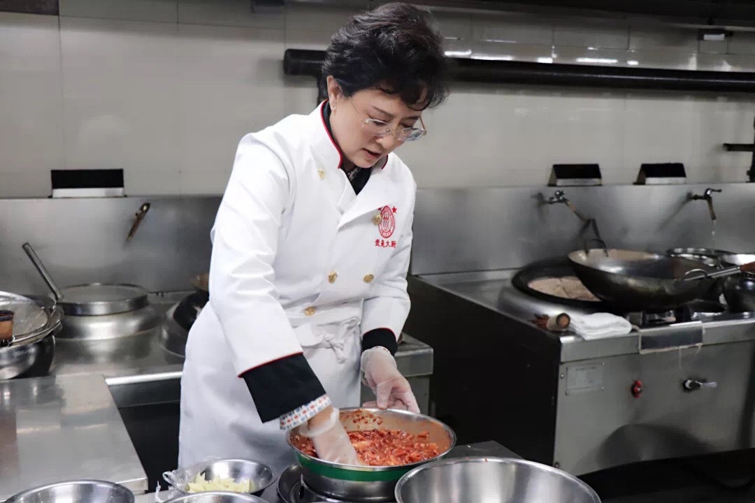 廚師培訓(xùn)速成班要多少錢_廚師培訓(xùn)速成班班_廚師速成培訓(xùn)班