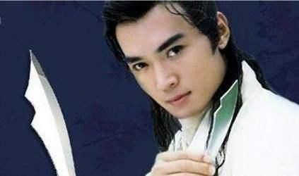 甄子丹拿刀,赵文卓拿刀,吴京拿刀,却都还是输给