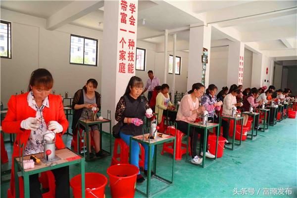 富源县万名干部纵深推进脱贫摘帽百日大会战