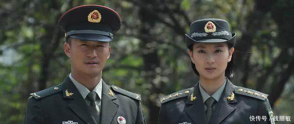 不管是军装还是生活照,侯梦莎都很美,可惜一直