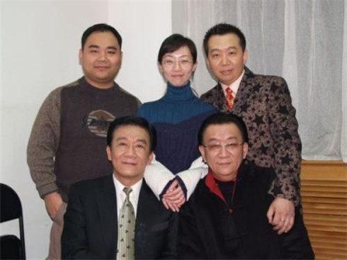 55岁谢东新婚相声圈捧场,艺术家李金斗亲自主婚,坐实传闻?