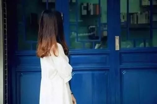 10条表达心情忧伤心累的图片说说短语