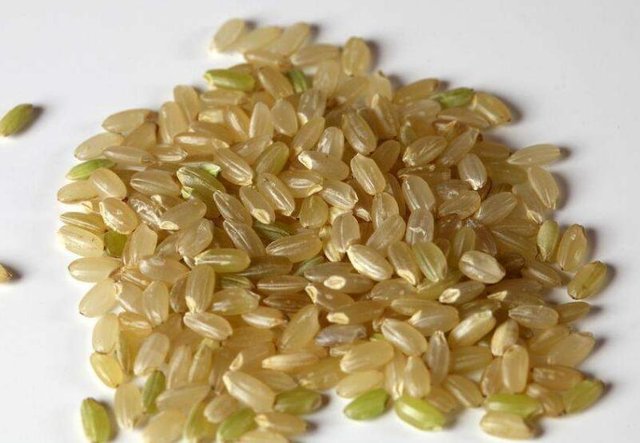 体内湿气重?常吃这4种碱性食物,排毒又祛湿,比