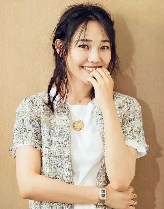 李宇春为专辑回归微博,董洁为洗回归微博,白百