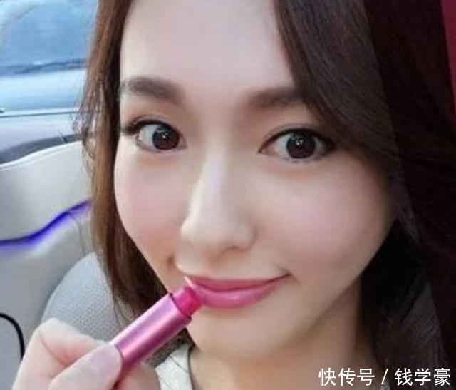 刘诗诗涂口红攻气十足,杨幂美艳,关晓彤做作