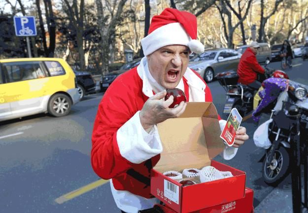 外交官来中国送快递,网友:第一次见,天猫用户待