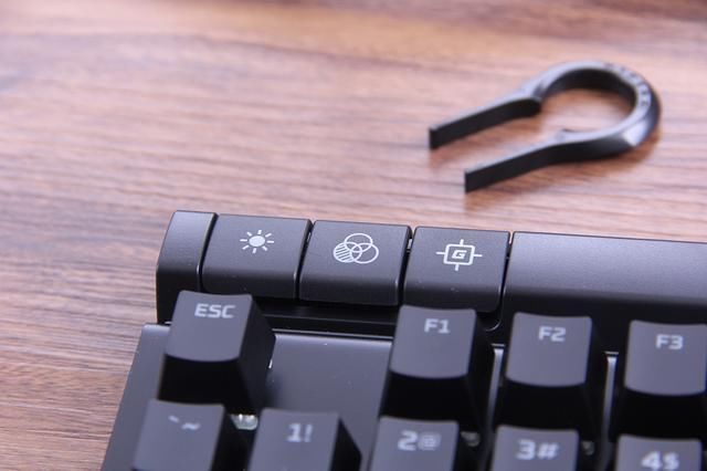 键盘插U盘?调音量?自定义快捷键?除了贵点这