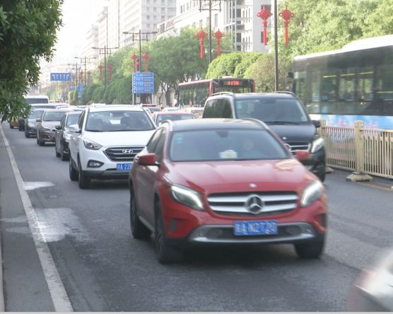 最新权威数据发布|限行第一天 西安早高峰持续