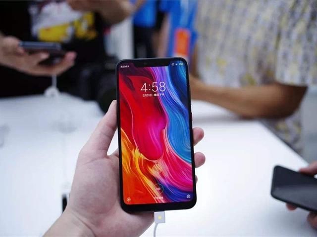 小米9再次确定:后置三摄依旧刘海屏幕,小米8根