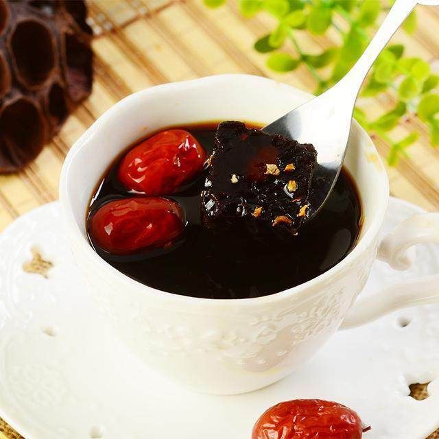 月经量少是衰老前兆,吃点碱性食物,清污血、排