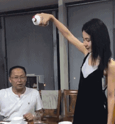 搞笑gif趣图:妹子你那么稳,是不是单身二十年了