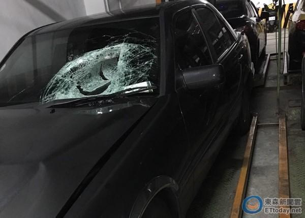 被批“衣服这么旧” 富二代撞死亲爹 被批“衣服这么旧” 富二代撞死亲爹