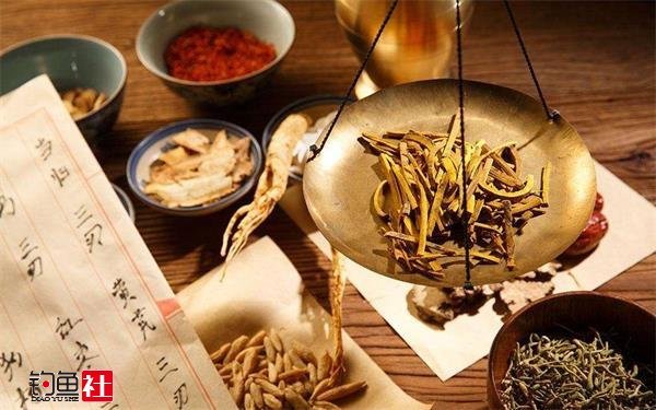 【2018年度巨献】钓友自制专钓鲫鱼中药酒米