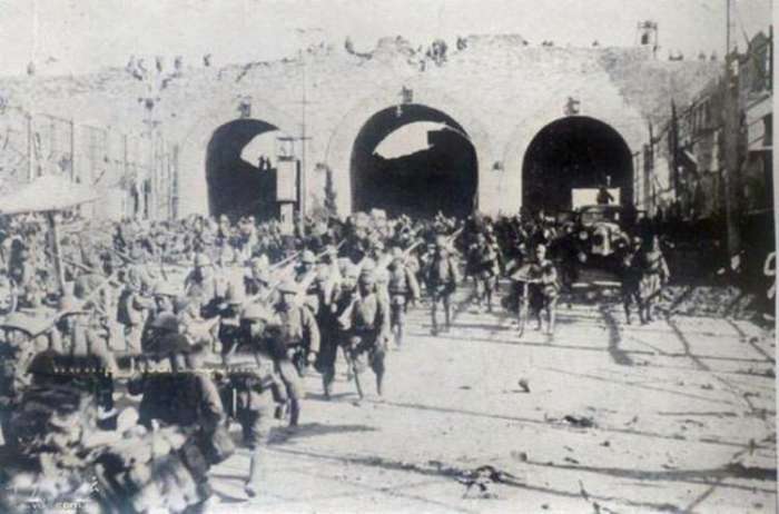 日本人100万美金要买中国老人一把破军刀而他