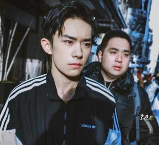 5位高颜值明星助理,易烊千玺保镖粉丝77万,郑