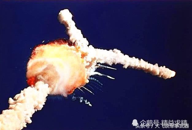 2100吨飞机刚起飞就爆炸,机组人员全部丧命,全国降半旗